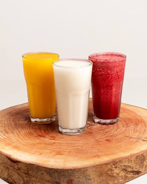 Jugo Natural en Leche (Vaso individual)